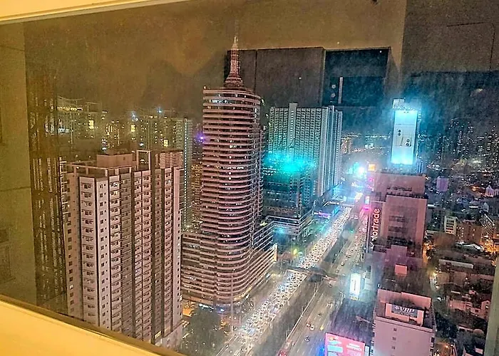 アパート Stylish W/ View | 5min Walk To Mrt & Greenfield District | Mandaluyong Staycation *