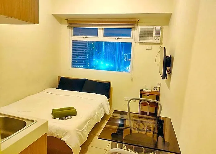 Stylish W/ View | 5min Walk To Mrt & Greenfield District | Mandaluyong Staycation アパート *